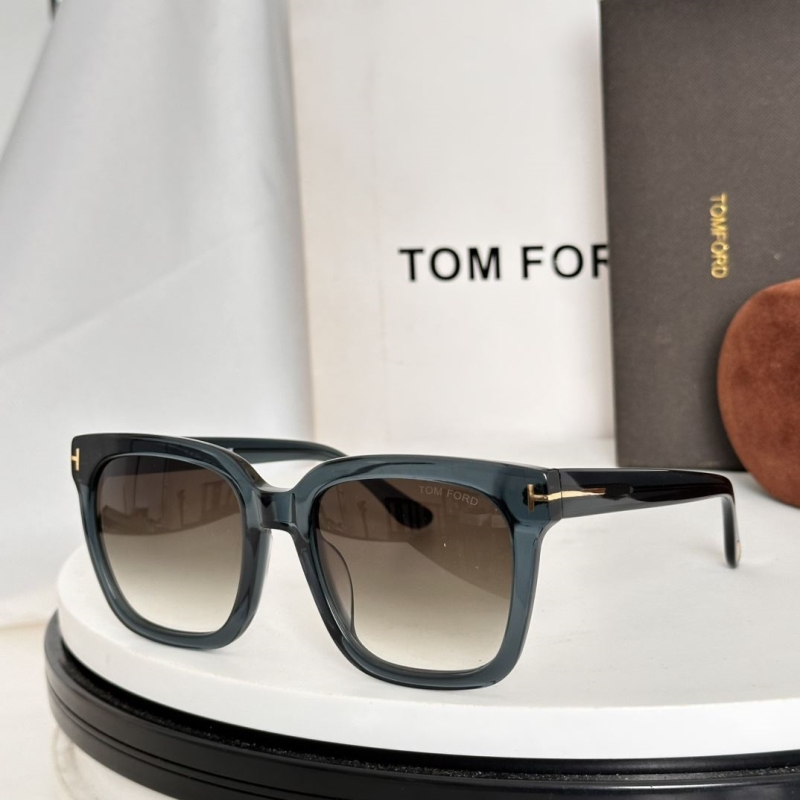 TOM FORD